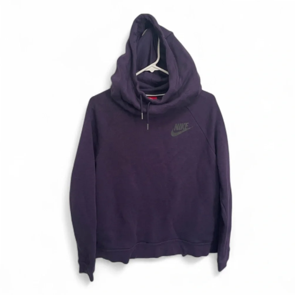Nike I S and L